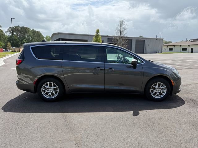 Used 2023 Chrysler Voyager LX FWD image 8