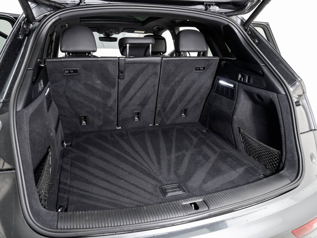 Used 2020 Audi Q5 2.0T Titanium Premium Plus w/ Premium Plus Package image 25