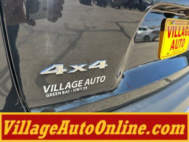 Used 2019 Jeep Cherokee Limited w/ Trailer Tow Group AWD/4WD image 10