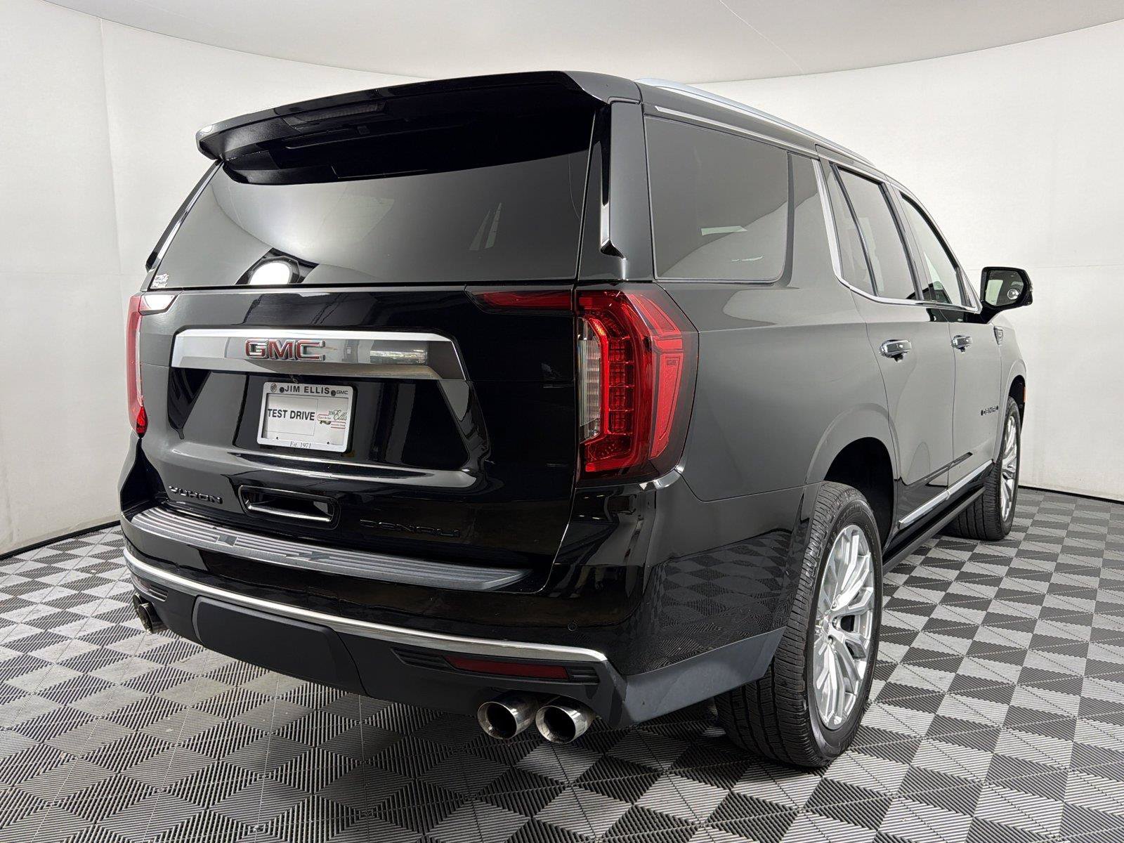 Certified 2023 GMC Yukon Denali AWD/4WD image 6