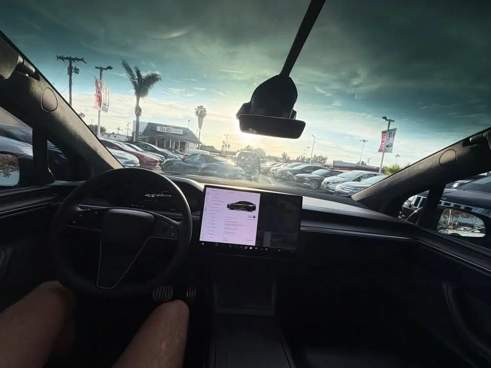 Used 2025 Tesla Model X AWD/4WD image 6