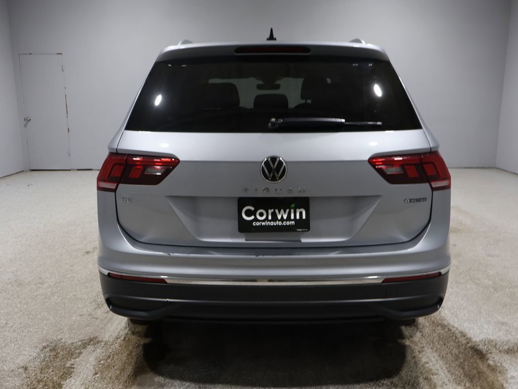 Used 2022 Volkswagen Tiguan SE image 3