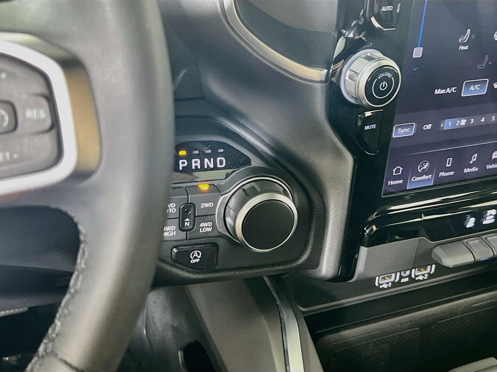 Used 2025 RAM 1500 Big Horn AWD/4WD image 17