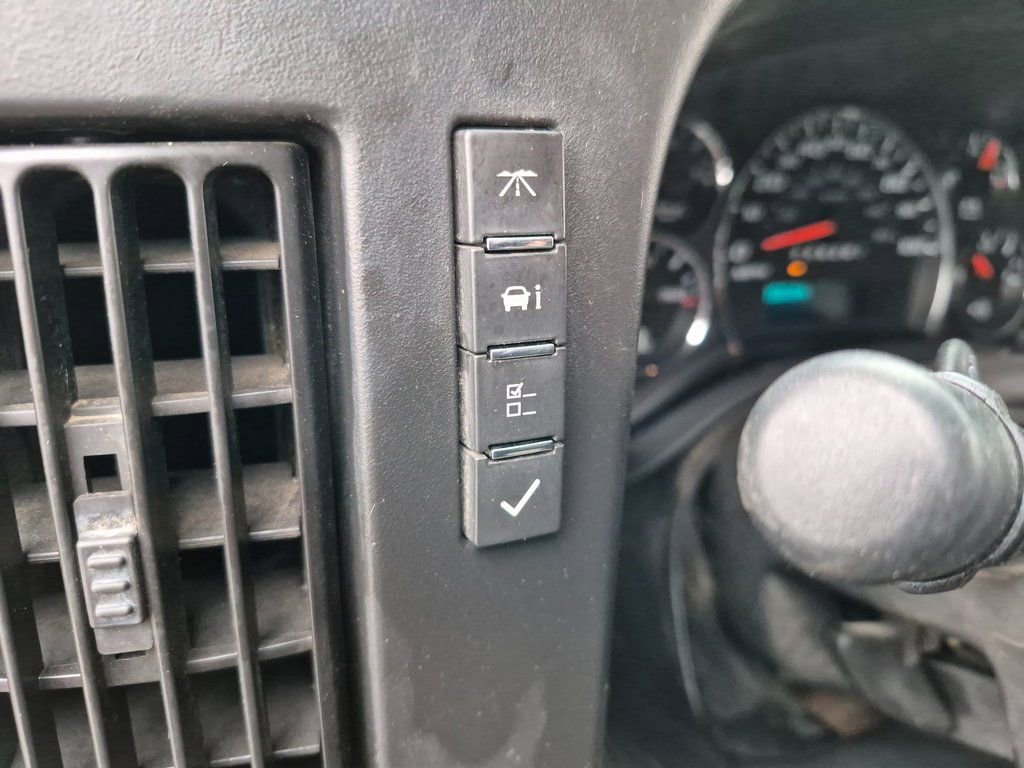 Used 2016 Chevrolet Express 2500 Extended image 17