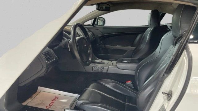 Used 2015 Aston Martin V8 Vantage GT image 12