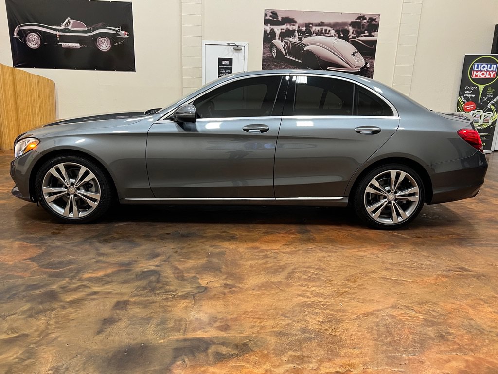 Used 2017 Mercedes-Benz C 300 Sedan image 4