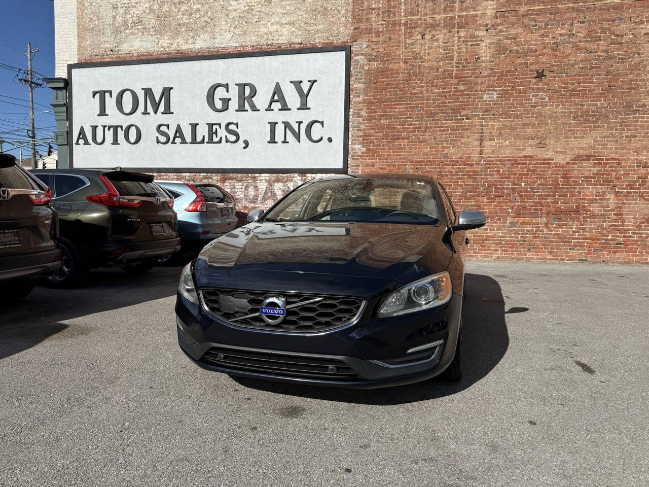 Used 2016 Volvo S60 T6 Platinum FWD image 1