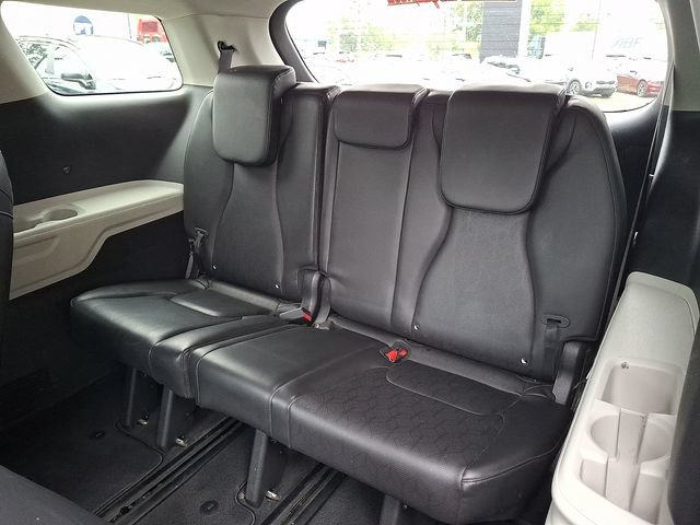 Certified 2023 Kia Carnival LX FWD image 9