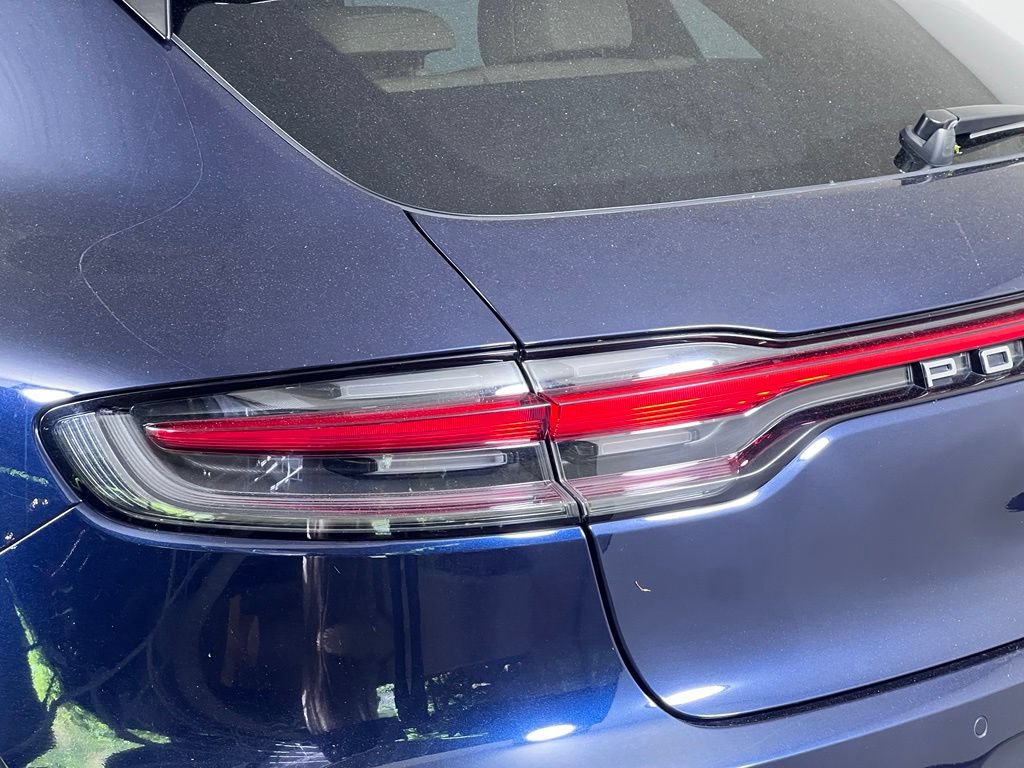 Certified 2020 Porsche Macan Turbo AWD/4WD image 16