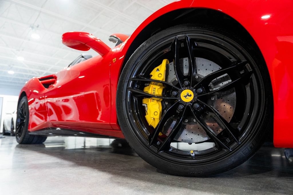 Used 2018 Ferrari 488 Spider RWD image 10