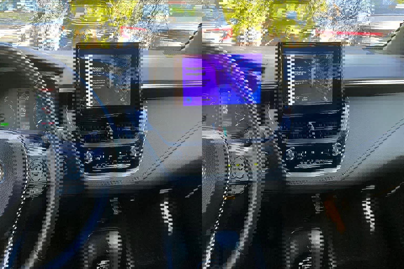 Used 2024 Toyota Corolla SE w/ SE Package image 7