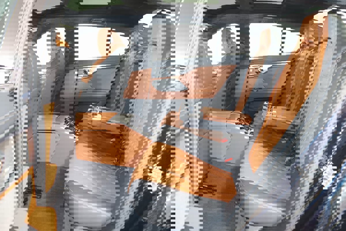 Used 2025 BMW 840i xDrive w/ M Sport Professional Package image 31