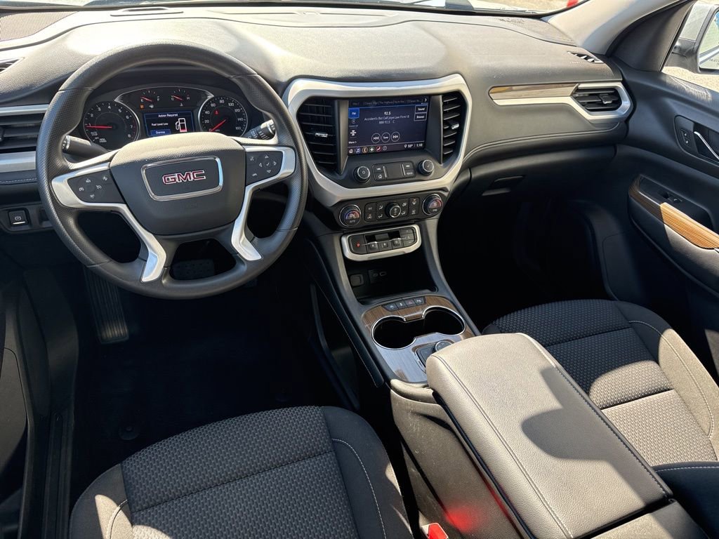 Used 2023 GMC Acadia SLE image 16