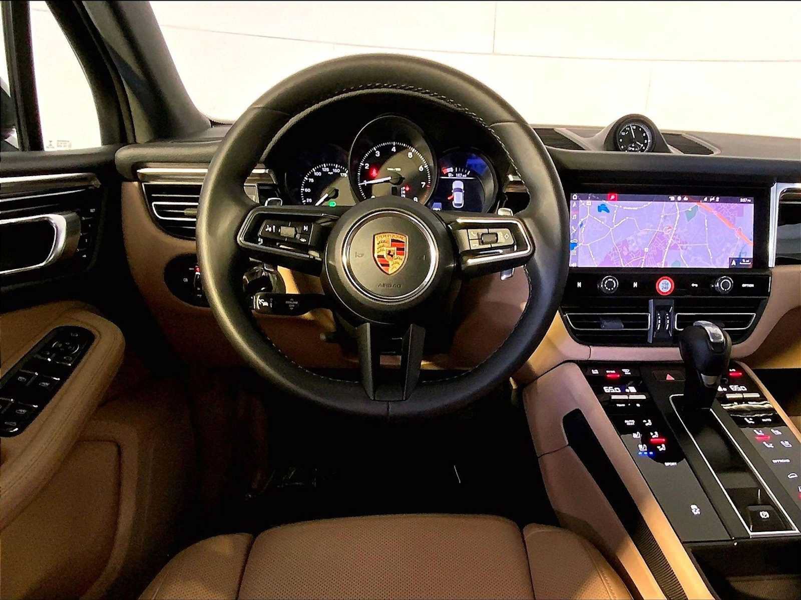 Used 2023 Porsche Macan AWD/4WD image 13