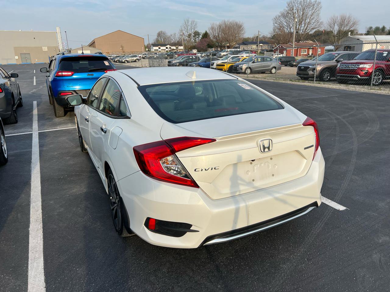 Used 2019 Honda Civic Touring image 3