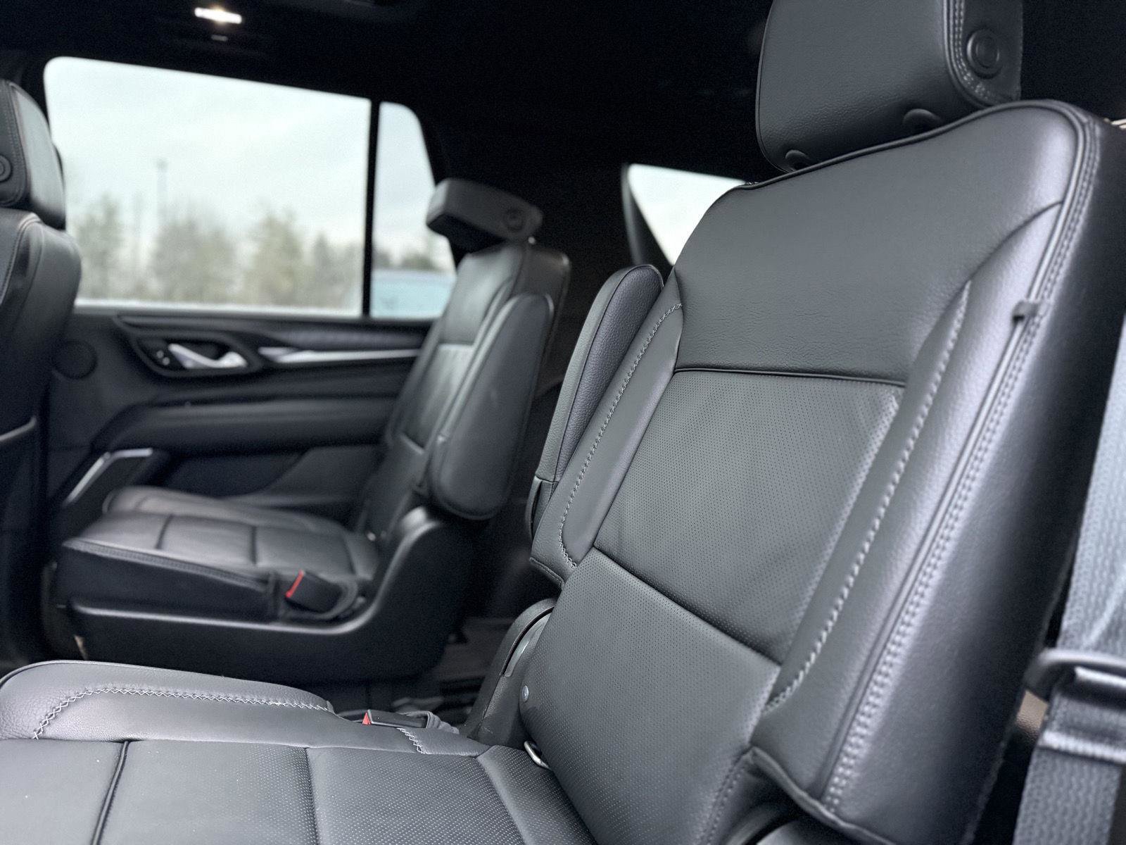 Used 2021 GMC Yukon Denali w/ Advanced Technology Package image 13