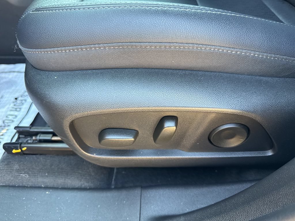 Used 2025 Chevrolet Equinox LT w/ Convenience Package II AWD/4WD image 27