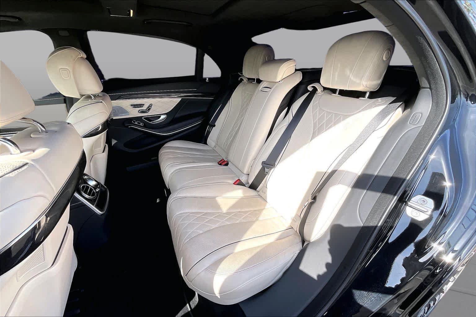 Used 2018 Mercedes-Benz S 560 Sedan image 20