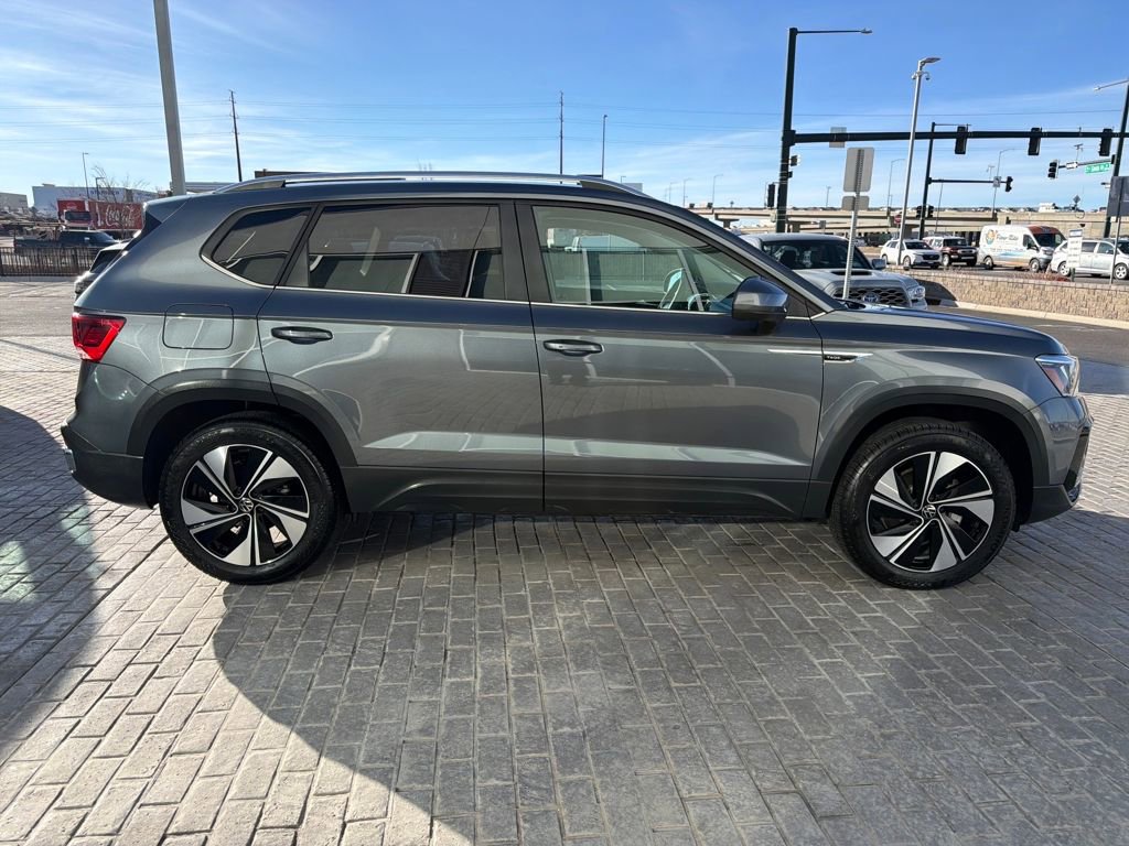 Certified 2023 Volkswagen Taos SE w/ Panoramic Sunroof Package image 8