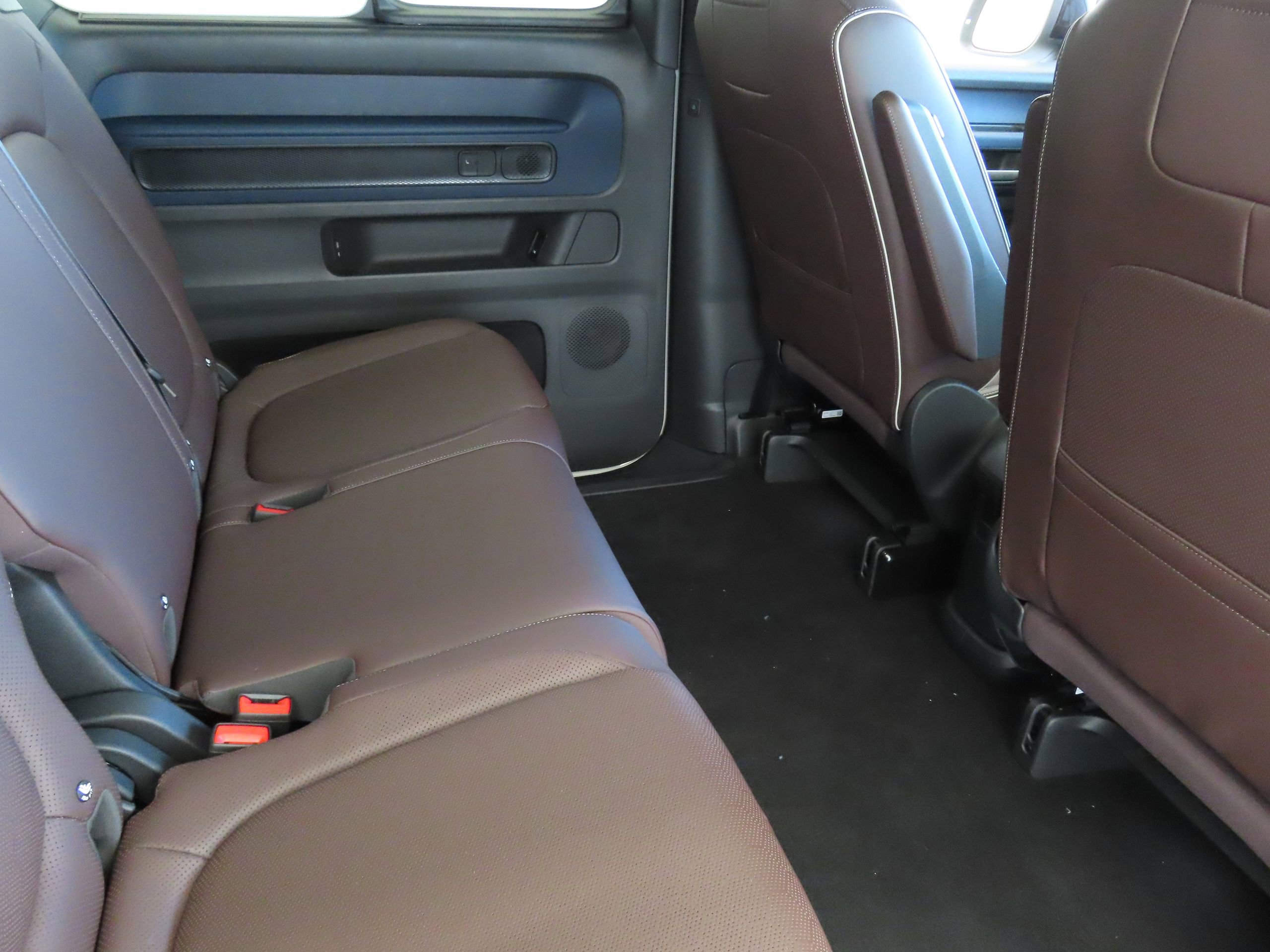 New 2025 Volkswagen ID. Buzz Pro S image 38