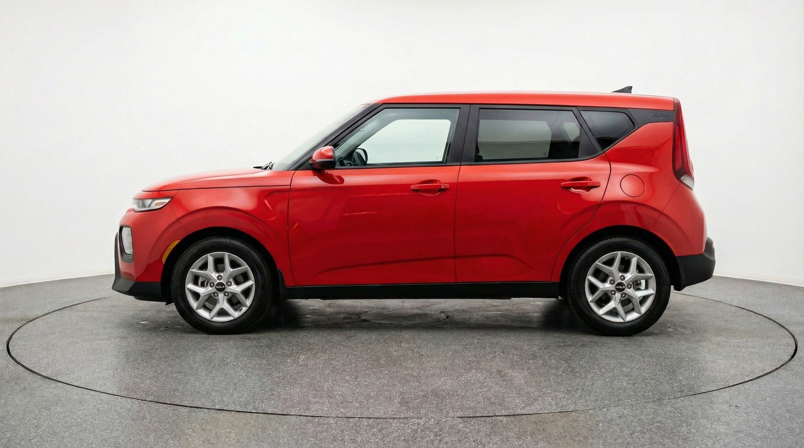Used 2025 Kia Soul LX w/ LX Technology Package image 5