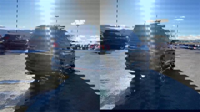 Used 2022 Volkswagen Atlas SEL Premium image 8