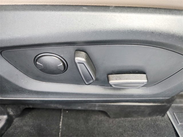 Used 2022 Ford Explorer Limited image 46