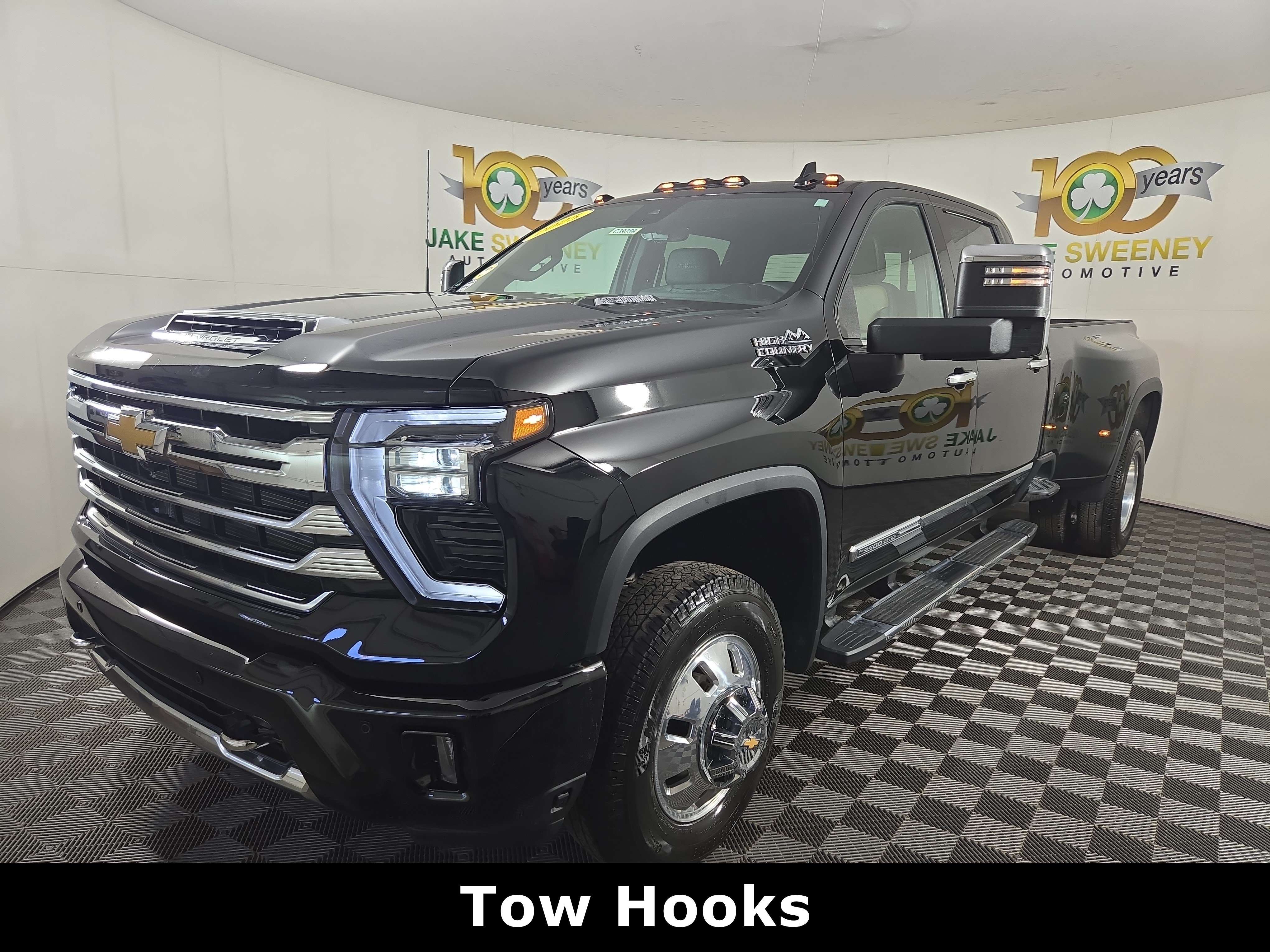 Used 2025 Chevrolet Silverado 3500 High Country w/ High Country Premium Package AWD/4WD image 4
