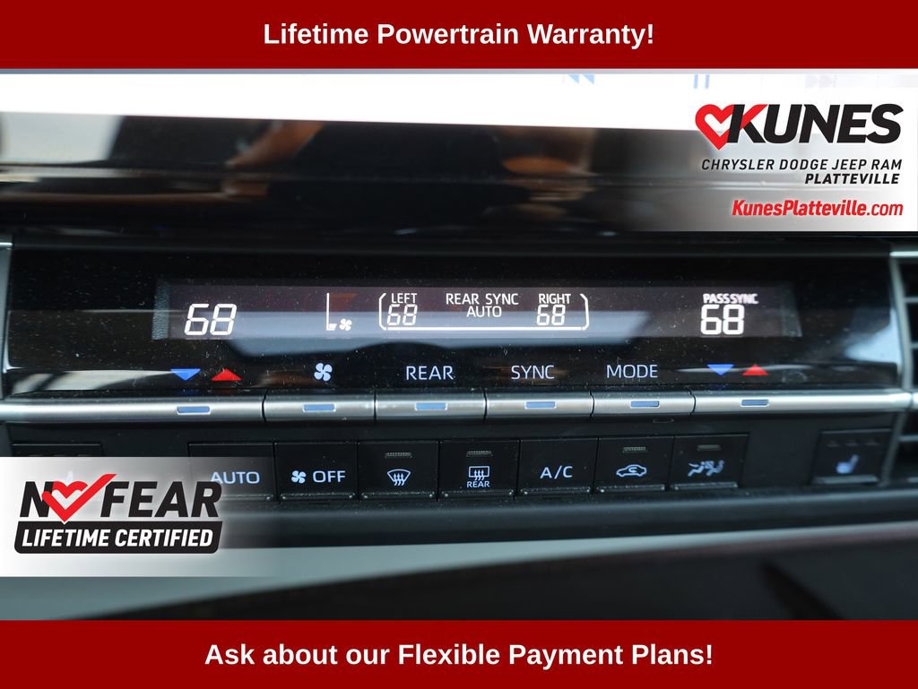 Used 2024 Toyota Sienna XLE image 39