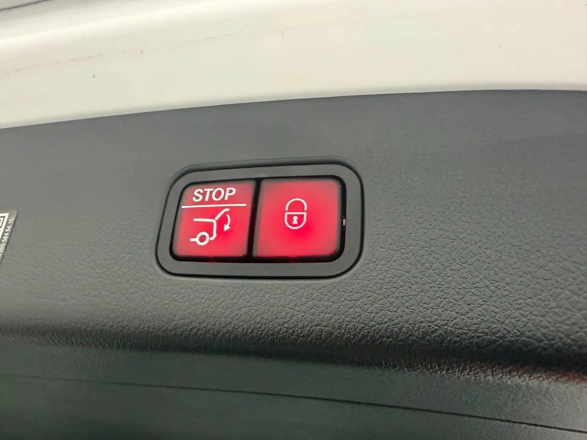 Used 2024 Mercedes-Benz GLC 300 4MATIC image 54