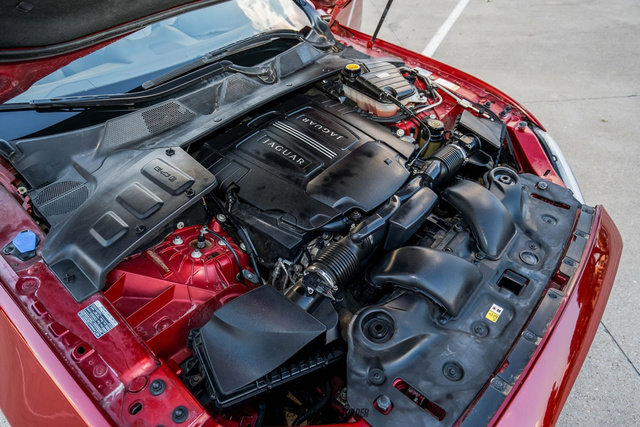 Used 2012 Jaguar XJ image 17