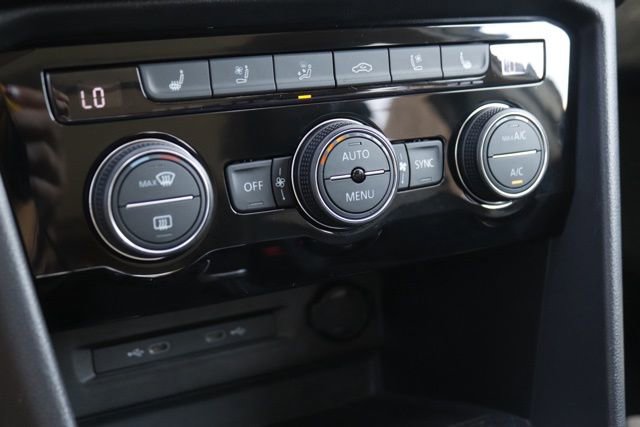 Used 2024 Volkswagen Taos SEL image 27