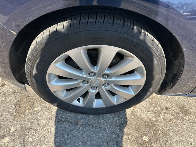 Used 2015 Buick Verano FWD image 11