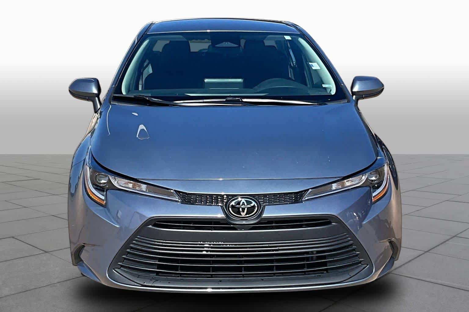 Used 2026 Toyota Corolla LE FWD image 4