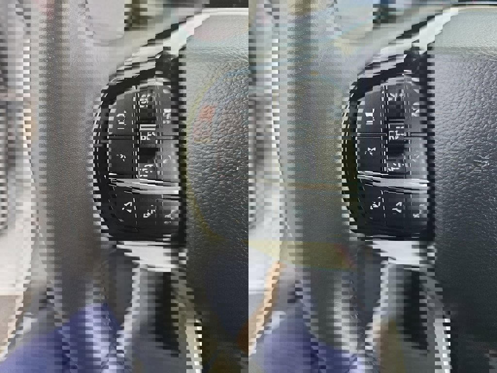 Used 2025 Ford Explorer Platinum w/ LUX Leather Package image 12