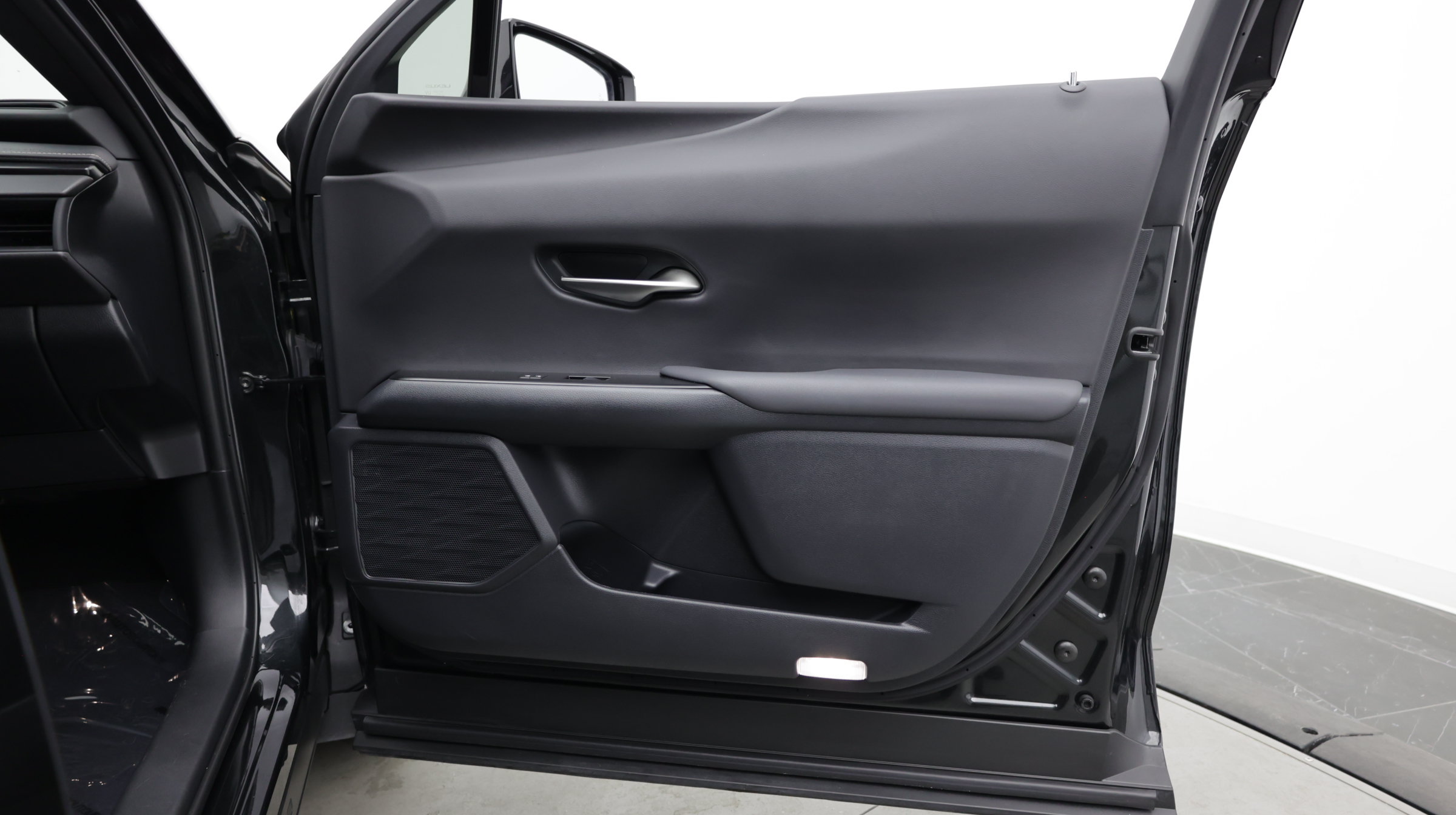 Used 2021 Lexus UX 200 w/ Accessory Package (Z2) FWD image 47