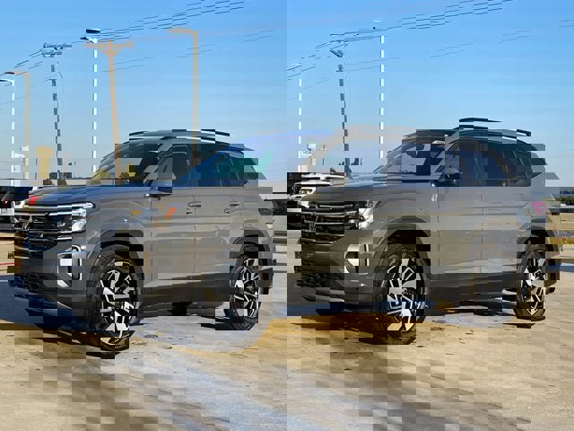 New 2026 Volkswagen Atlas SE image 2