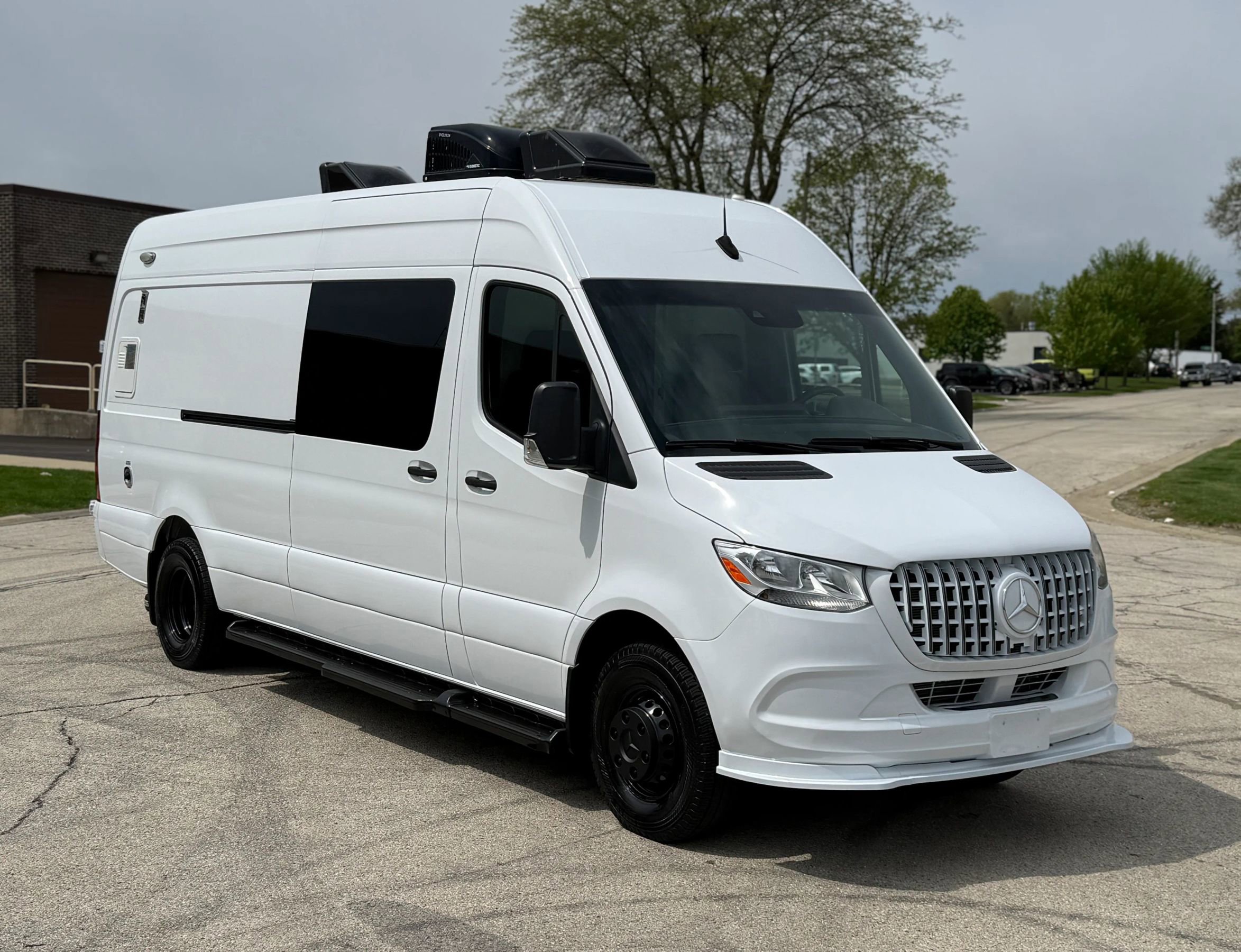 Used 2022 Mercedes-Benz Sprinter 3500 image 1