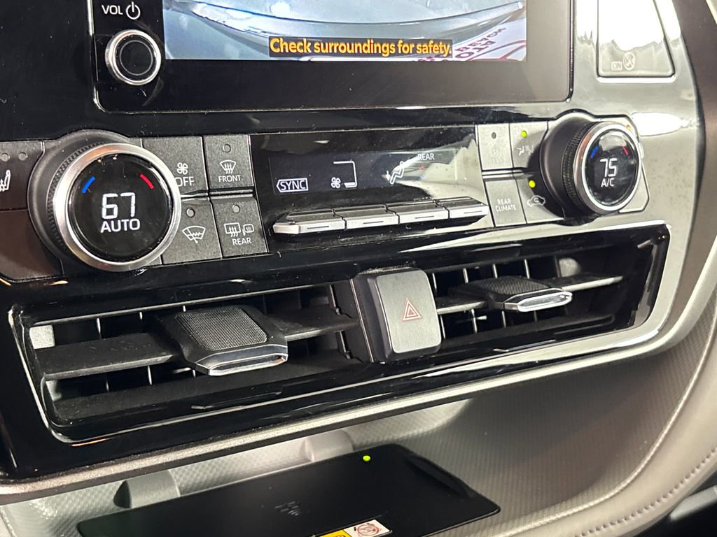 Used 2023 Toyota Highlander XLE image 21