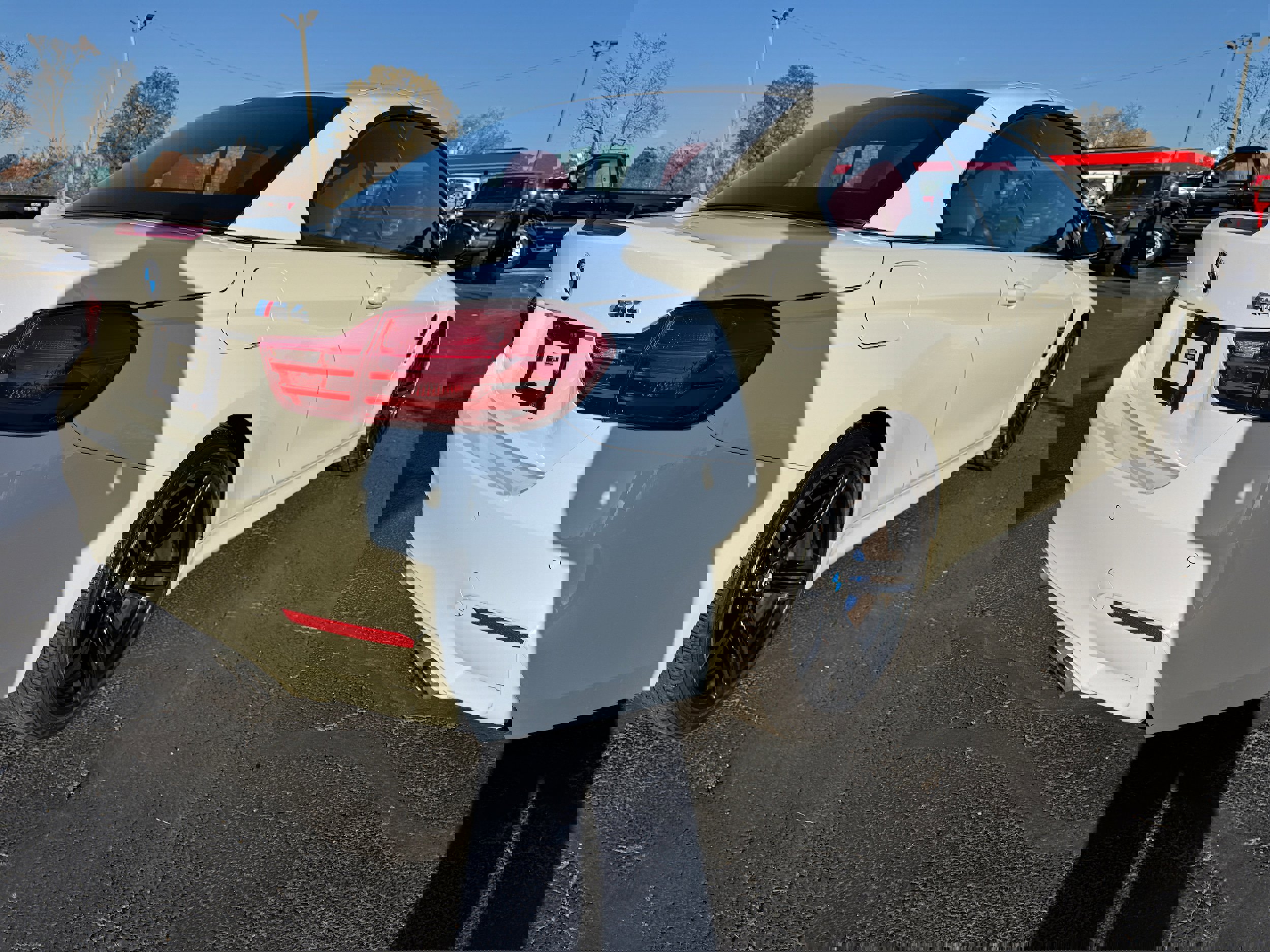 Used 2015 BMW M4 Convertible image 7