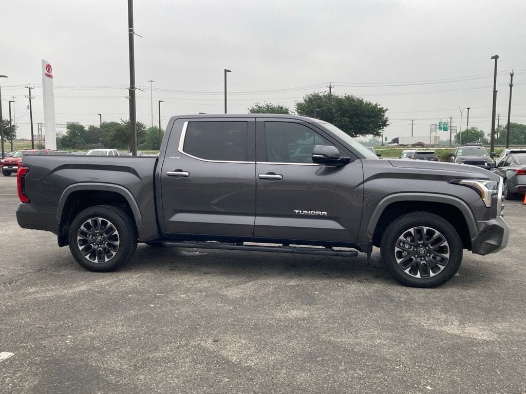 Used 2025 Toyota Tundra Limited AWD/4WD image 4