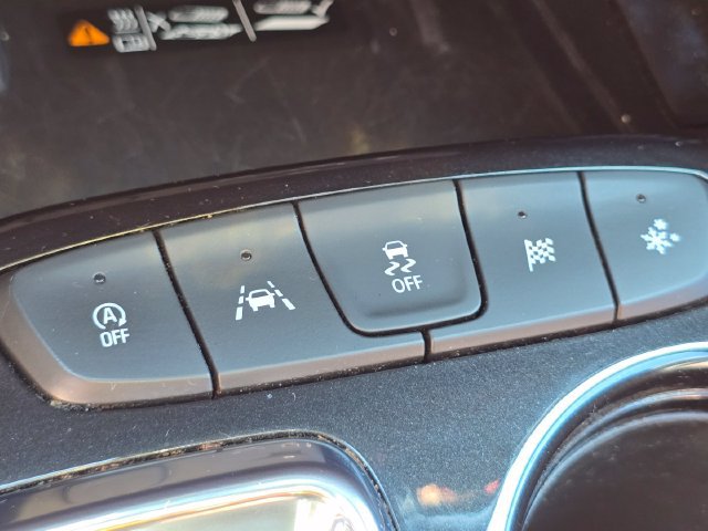 Used 2022 Chevrolet TrailBlazer RS w/ Technology Package FWD image 7