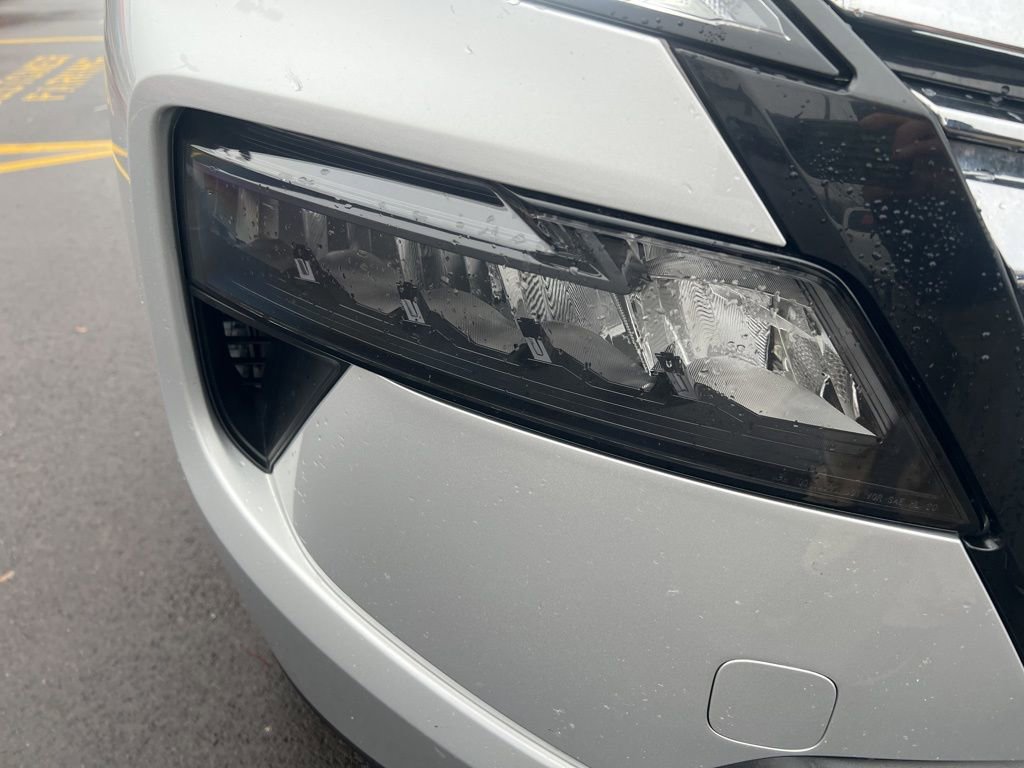 Certified 2024 Nissan Rogue S image 29