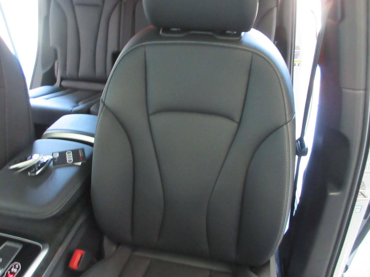 Used 2025 Audi Q7 3.0T Premium Plus w/ Premium Plus Package AWD/4WD image 10