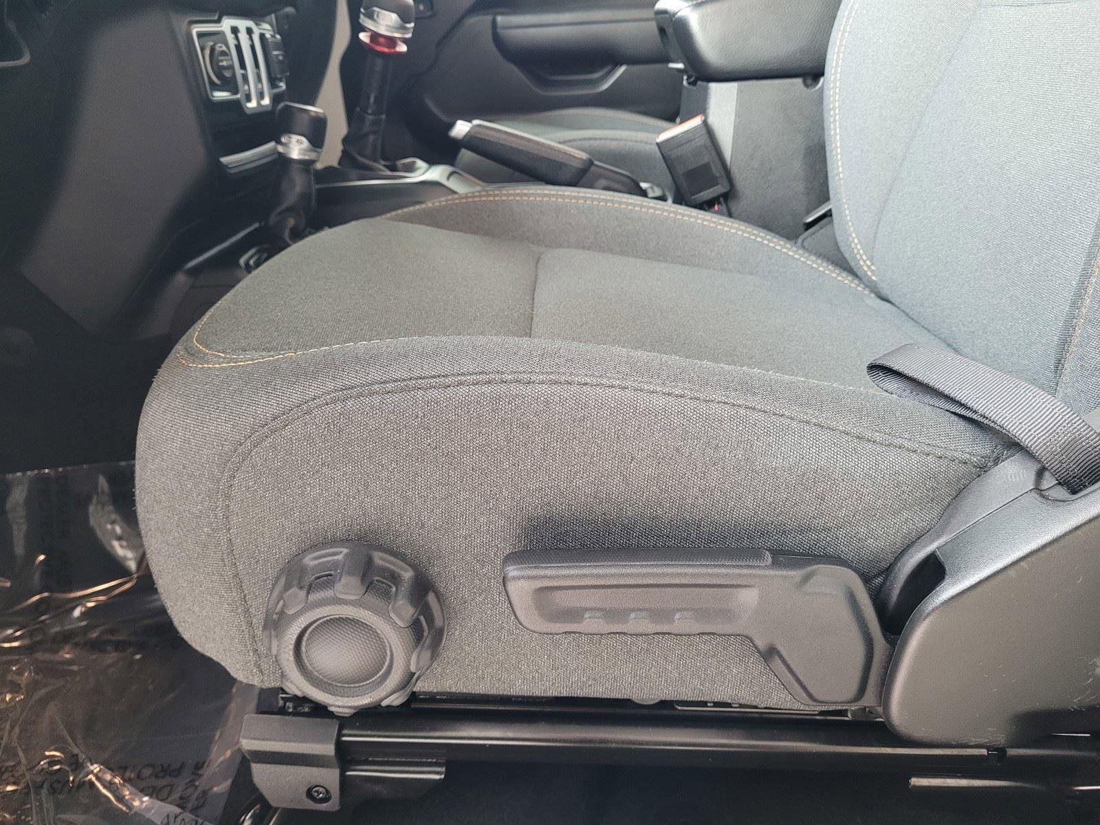 Used 2024 Jeep Wrangler Sport S image 23