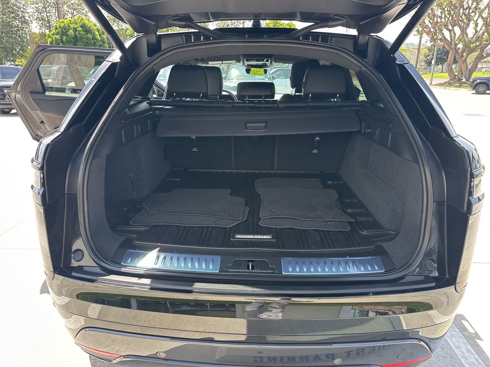 Certified 2026 Land Rover Range Rover Velar Dynamic SE image 16