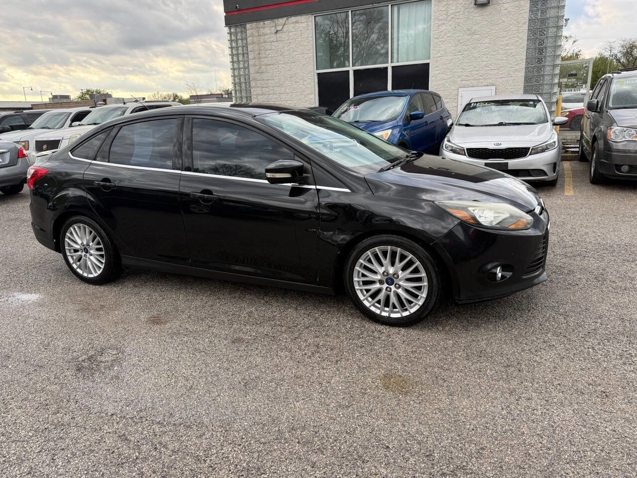 Used 2014 Ford Focus Titanium FWD image 5