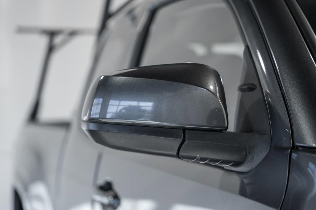 Used 2016 Toyota Tacoma SR5 image 9