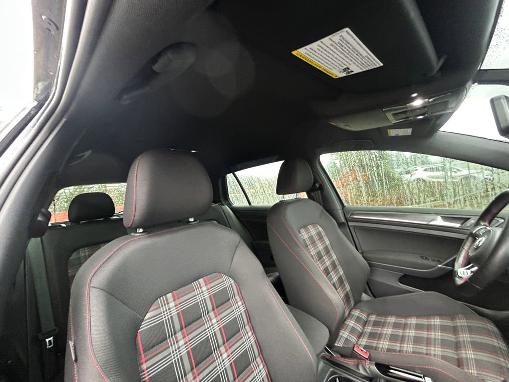 Used 2020 Volkswagen Golf 4-Door image 28