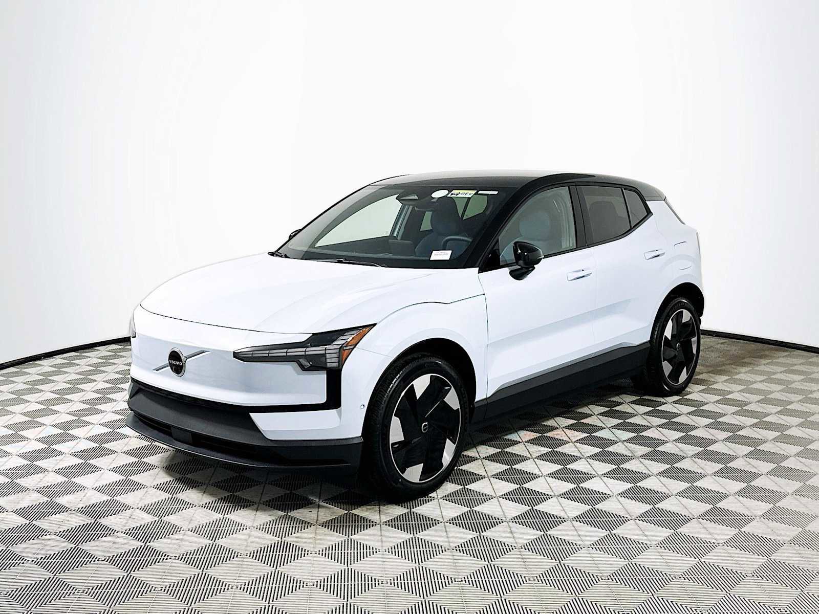 New 2026 Volvo EX30 Ultra image 3